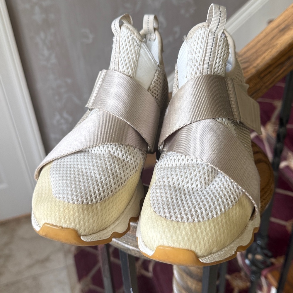 SORREL KINETI SNEAK sneakers ladies  size 7
Preowned very good condition - Picture 8 of 9